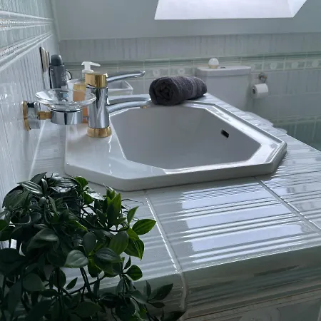 Parkplaetze, Einzelbetten, 2 Balkone, Fast Wi-fi 100 Mbit, Homeoffice, Aufzug, Lichtdurchflutet, Panoramablick * Erlensee