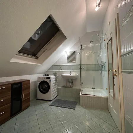 Daire Parkplaetze, Einzelbetten, 2 Balkone, Fast Wi-fi 100 Mbit, Homeoffice, Aufzug, Lichtdurchflutet, Panoramablick Erlensee