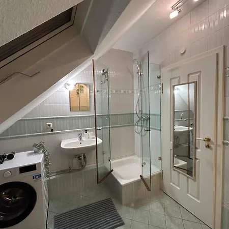 Parkplaetze, Einzelbetten, 2 Balkone, Fast Wi-fi 100 Mbit, Homeoffice, Aufzug, Lichtdurchflutet, Panoramablick *