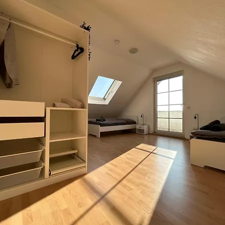 Daire Parkplaetze, Einzelbetten, 2 Balkone, Fast Wi-fi 100 Mbit, Homeoffice, Aufzug, Lichtdurchflutet, Panoramablick Erlensee