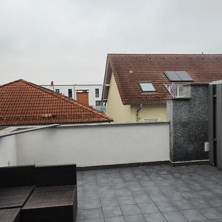 Parkplaetze, Einzelbetten, 2 Balkone, Fast Wi-fi 100 Mbit, Homeoffice, Aufzug, Lichtdurchflutet, Panoramablick Erlensee