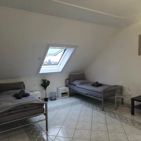 Parkplaetze, Einzelbetten, 2 Balkone, Fast Wi-fi 100 Mbit, Homeoffice, Aufzug, Lichtdurchflutet, Panoramablick Apartment