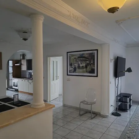 Parkplaetze, Einzelbetten, 2 Balkone, Fast Wi-fi 100 Mbit, Homeoffice, Aufzug, Lichtdurchflutet, Panoramablick * Erlensee