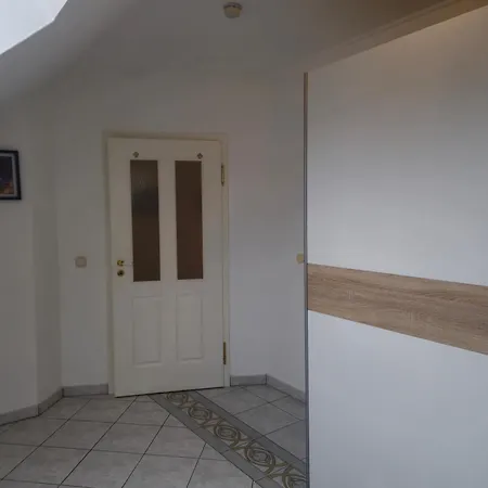 Parkplaetze, Einzelbetten, 2 Balkone, Fast Wi-fi 100 Mbit, Homeoffice, Aufzug, Lichtdurchflutet, Panoramablick * Erlensee